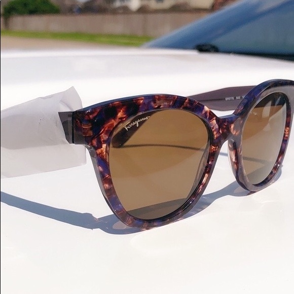 100% authentic Salvatore Ferragamo sunglasses - Picture 9 of 11